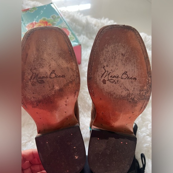 MACIE BEAN YOUTH Girl Boots. *Great Condition, wore only at home, were to tight*
